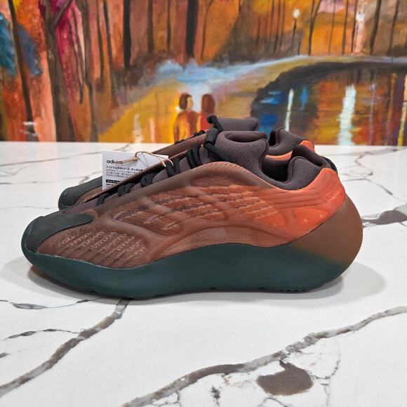 Adidas YZY 700 V3 Copper Fade Size 9 Men\'s GY4109 Sneakers Authentic main image 8